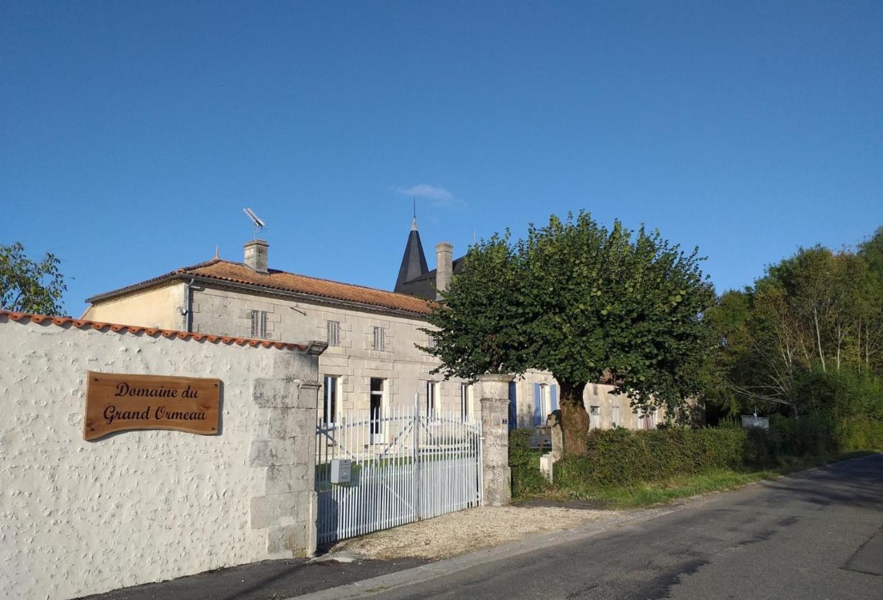 Domaine Du Grand Ormeau Bed & Breakfast Semillac Luaran gambar